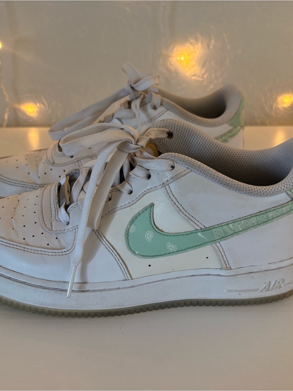 Kids Nikes Size 5.5